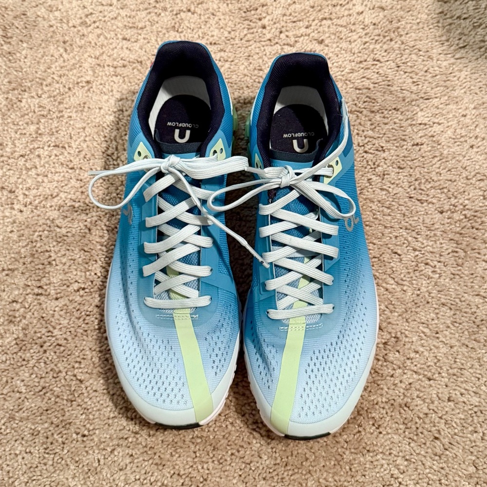 On Running Cloudflow Womens Low Top Sneakers in Niagara/Meadow 9